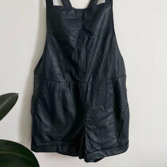 ASOS leather look oversized pinafore playsuit - Picture 3 of 7